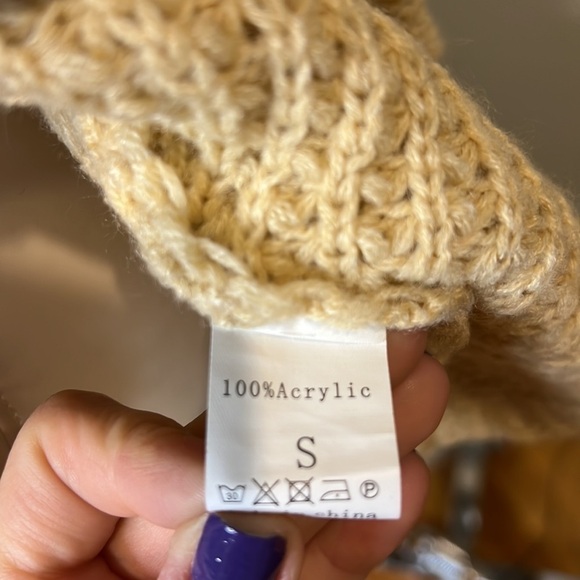 ✨HOST PICK✨ Women’s Button Sweater - Picture 10 of 11